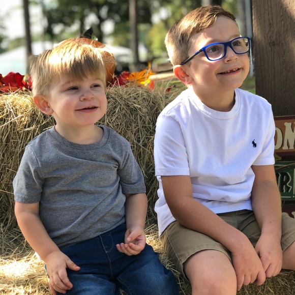 Meet your Posher, Tara - Picture 1 of 8